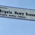 Titulan con el nombre de la brigada Henry Reeve plaza en la ciudad de Crema, Italia