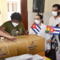 Entregan amigos bolivianos donación para el sistema cubano de salud