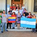 Rinde homenaje la I Brigada Juvenil Latinoamericana y Caribeña de Solidaridad con Cuba al líder de la Revolución cubana en visita especial al Centro Fidel Castro Ruz.