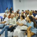 Se presentó “La gota de agua” en la Universidad de Sevilla: duro relato de las consecuencias del bloqueo de EEUU sobre la población cubana más vulnerable