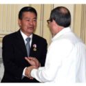 Confiere Cuba Medalla de la Amistad a embajador de Vietnam