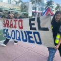 En homenaje a José Martí, Juventud Martiana reclama en calles de Miami Beach el fin del bloqueo a Cuba