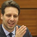 Excanciller de Ecuador cuestiona política estadounidense hacia Cuba