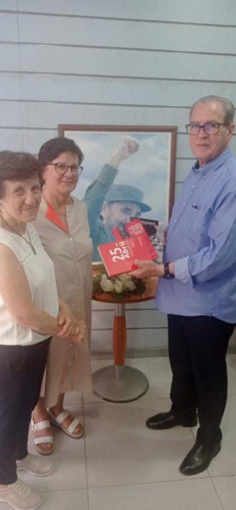 El homenaje, organizado por la Asociación de Amistad Portugal-Cuba, marca el inicio de las actividades por el centenario de Fidel, que tendrán lugar durante un año hasta su conmemoración, el 13 de agosto de 2026.