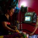 Madres en Holguín agradecen estaciones de energía segura para sus hijos