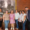 Médicos nicaragüenses graduados en la ELAM entregan donativo al pueblo cubano